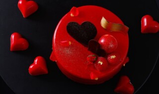 “情熱の愛”を表現したバレンタイン限定でお届けするスペシャルケーキが登場