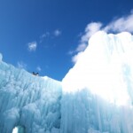支笏湖ブルーも美しい昼の千歳・支笏湖氷濤まつり