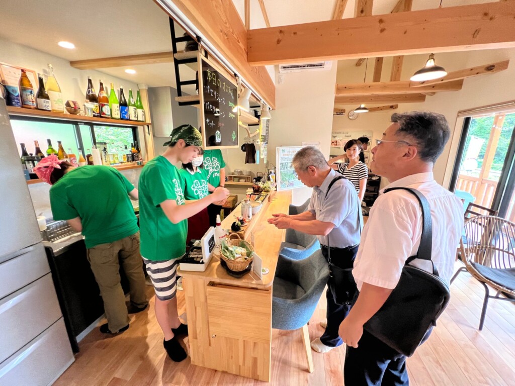 音無てらすを使ったカフェイベントの様子