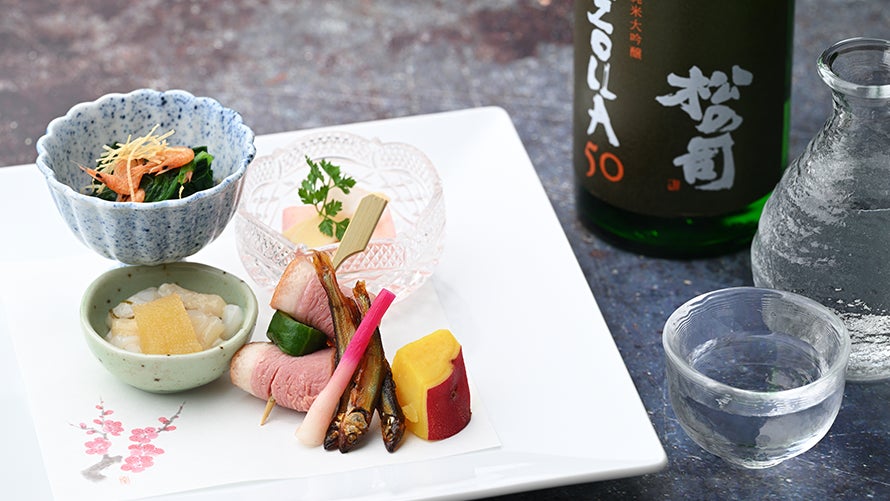 和食　清水の夕食では、滋賀の地酒と料理長が創作するお料理が楽しめる、毎月22日だけのペアリングディナーを提供。
