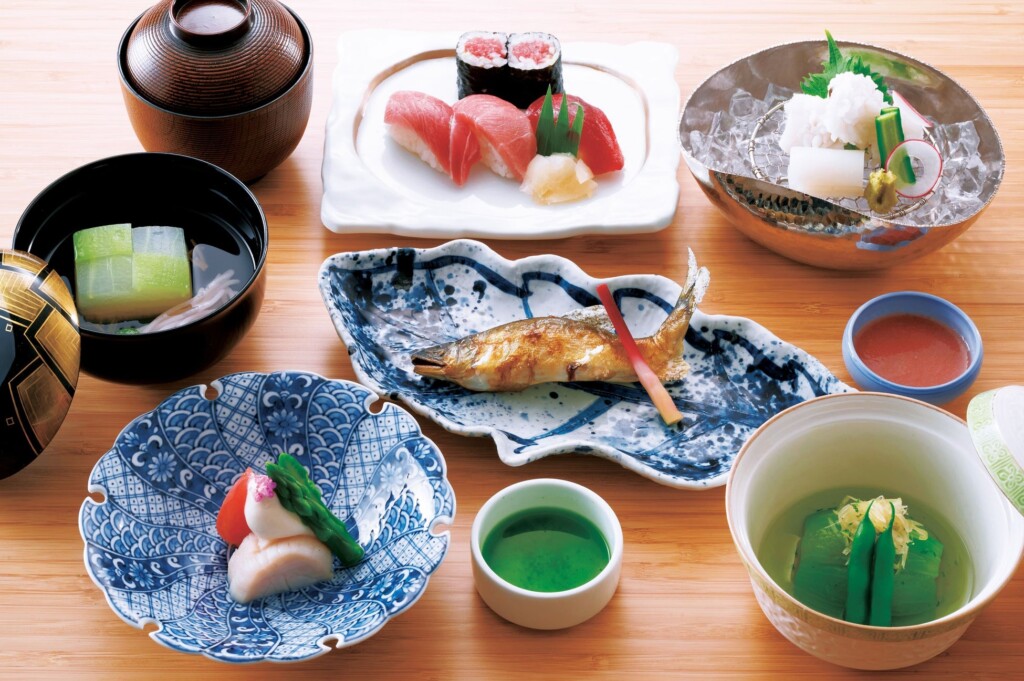 水無月のミニ会席“熊野鮎と鮪寿司”