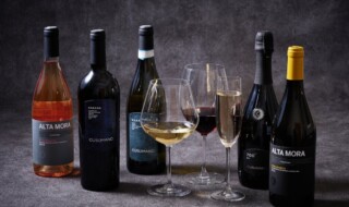 シチリアの西側パレルモに本拠地を構えるワイナリー クズマーノより全5種のワインをラインナップ