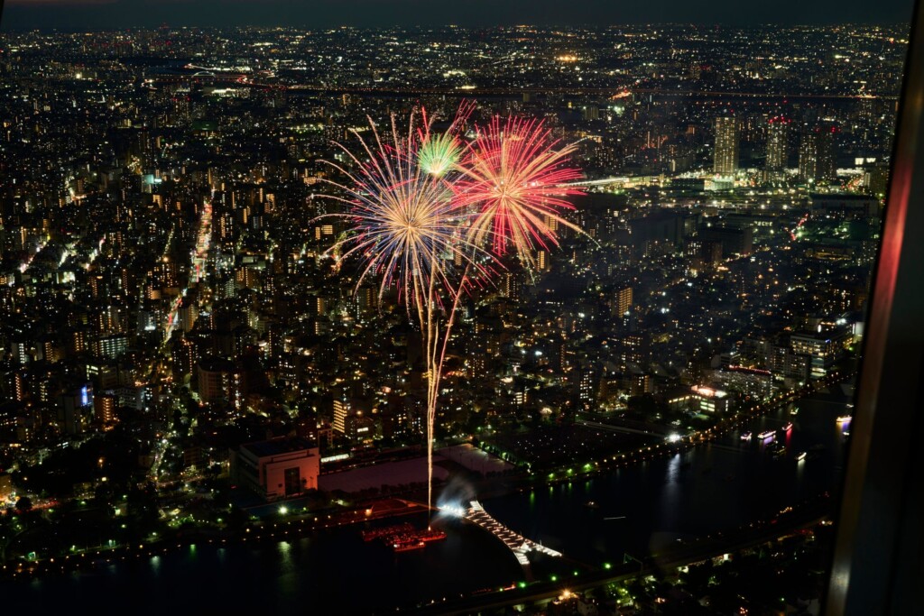△展望台から見た花火 (昨年の様子) (C)TOKYO-SKYTREE