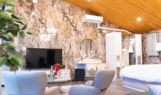 トルコ家具を基調としたリゾート型グランピング施設【Glamping&Resort WOOD DESIGN PARK NOMA】