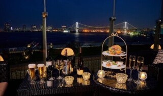 レインボーブリッジの夜景とともにシャンパンやビールを 思う存分楽しめるフリーフロープラン