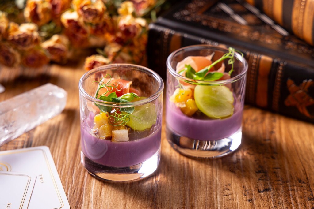 紫芋のムース　生ハムとさつまいものリヨネーズポテト
