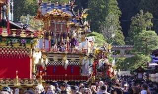 秋の高山祭（八幡祭）